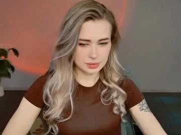 Group adelloyss on Chaturbate