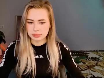 Group adelloyss on Chaturbate