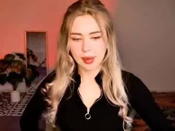 Group adelloyss on Chaturbate