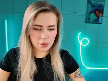 Group adelloyss on Chaturbate