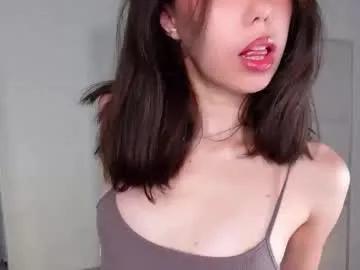 Freechat carolineliora on Chaturbate