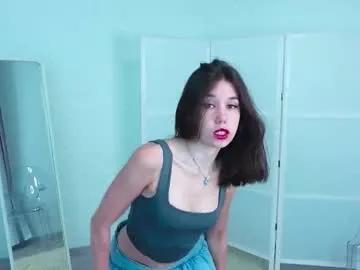 Freechat carolineliora on Chaturbate