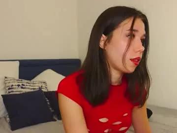 Freechat carolineliora on Chaturbate