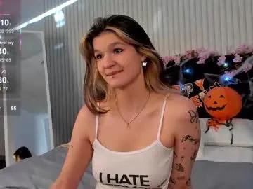 Freechat charmingvixen on Chaturbate