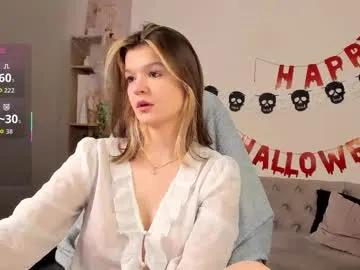 Freechat charmingvixen on Chaturbate