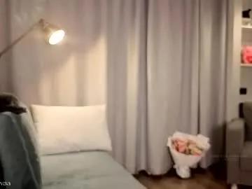 Freechat cutieeeeva on Chaturbate