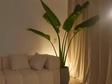 Freechat ellelure_ on Chaturbate