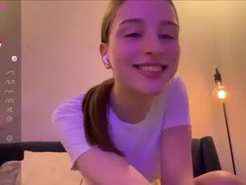 Away evie_may on Chaturbate