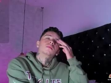 Freechat ian_castillo_ on Chaturbate