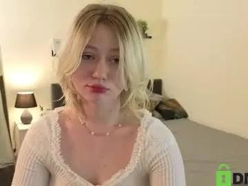 jennifer_mathis — GOAL: Hidden masturbation [41 tokens remaining] Welcome to my room! #feet #blonde #18 #teen #new
