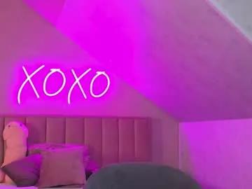 kimberlly_smith — GOAL: tease tits [27 tokens remaining] Hi dears! Let's have a great time!        #belly #dominant #lovensecontrol #wife #cuteface