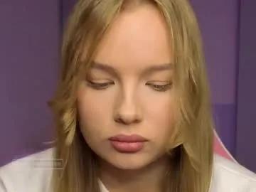 lunar_flare — GOAL: for new sexy lingerie [4995 tokens remaining] Welcome to my room! #new #teen #cute #horny