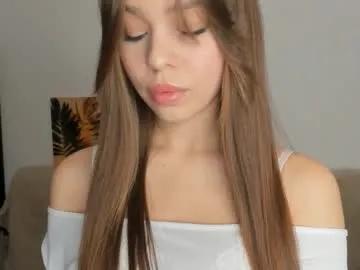 Freechat moanshade on Chaturbate