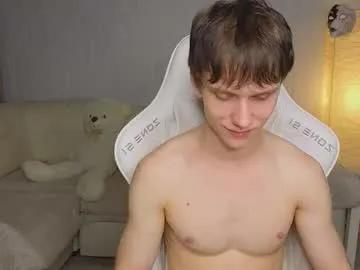 Freechat pupsenish on Chaturbate