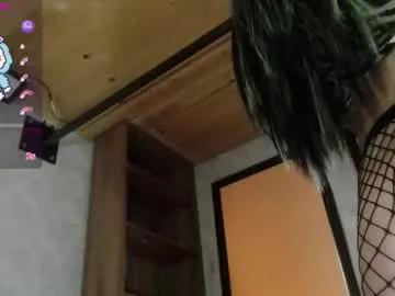 Freechat sally23_ on Chaturbate