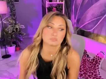 sarahholly on Chaturbate 