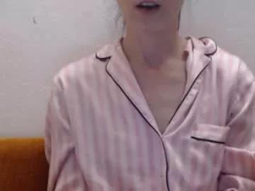 Freechat smalldoll7 on Chaturbate
