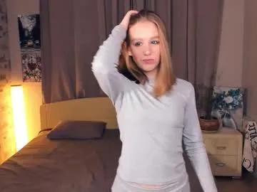 Freechat trinahillier on Chaturbate