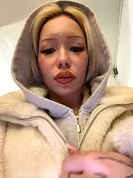 StripChat babydolll is Freechat babydolll — Massage boobs in street