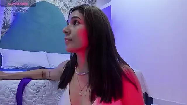 Freechat bellaa_becca on StripChat