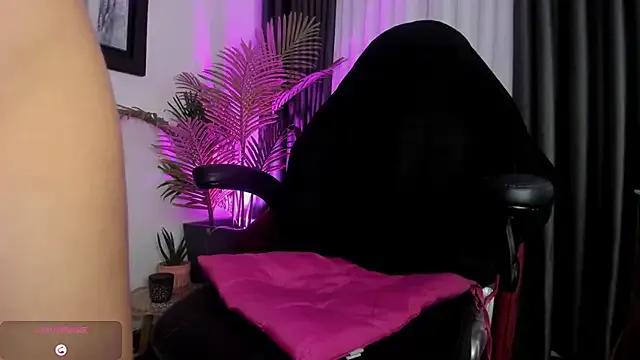 Freechat brianahill_ on StripChat