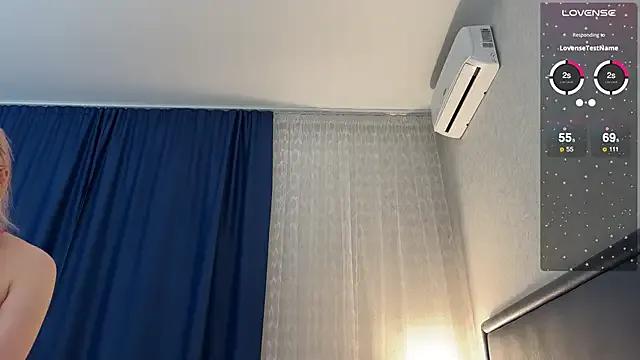 Freechat Brilliant-Kiss on StripChat