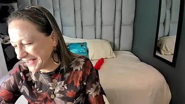 Charlot_milf — NAKED + RIDING DILDO = DOMIX4MN CONTROL