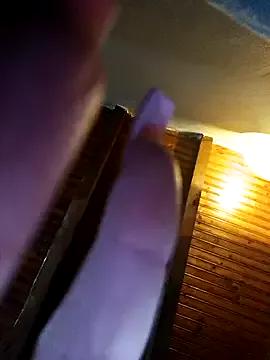 Freechat CurlyElisa on StripChat