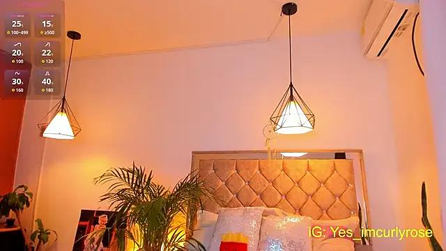 Freechat CurlyRose__ on StripChat