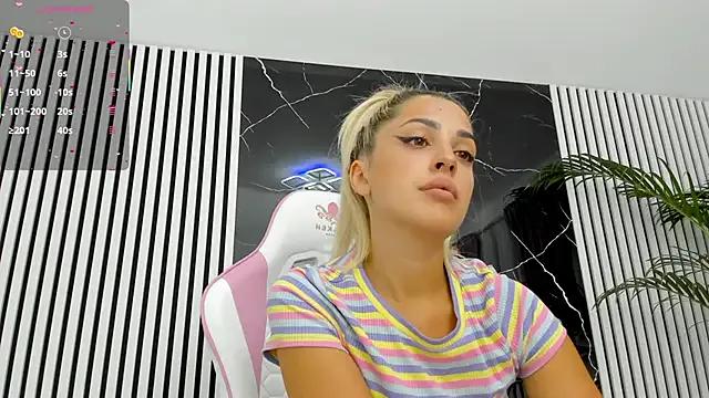 Freechat daisyblushh on StripChat