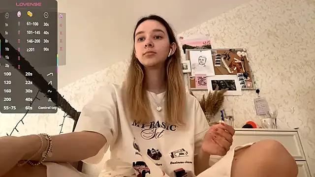 DanaCore on StripChat 