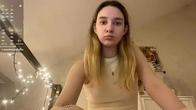 DanaCore on StripChat 