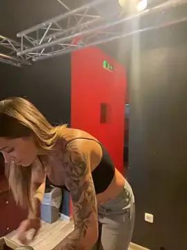 Group Etwas_neugierig on StripChat