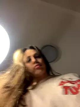 Freechat fitcouple1889 on StripChat