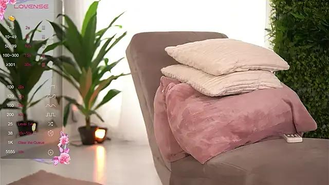 StripChat FreyaHeart is Freechat FreyaHeart — You can control my moans