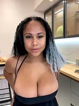 HaileyDiana — Boob play