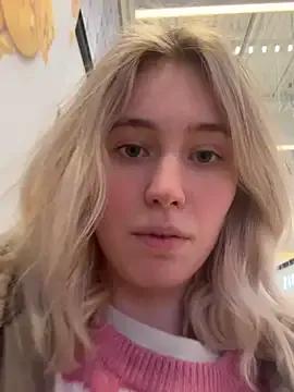 StripChat HoneyRay is Freechat HoneyRay — LIck my lips