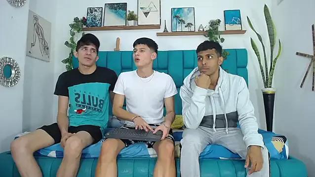 Hot_Boys_Latinos_X — show dildo