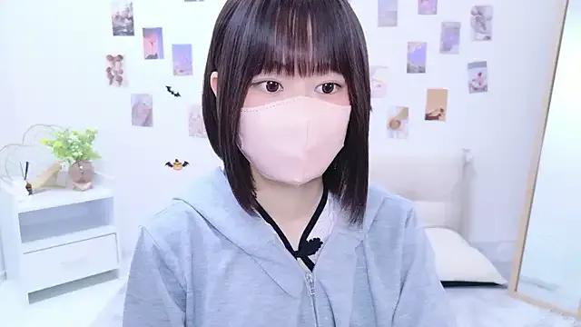 Group Im_Yu-na on StripChat