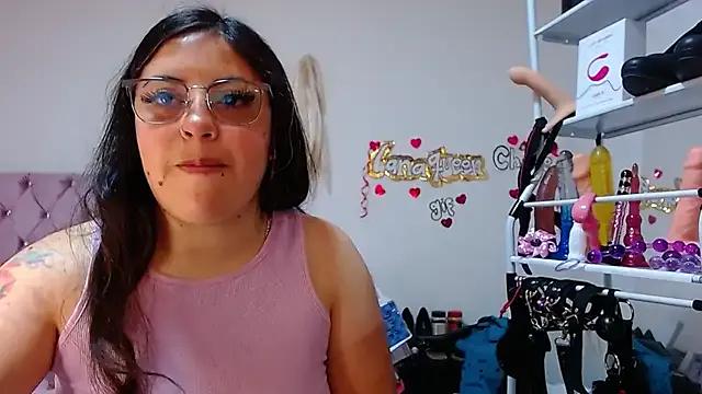 Freechat lanaqueen699 on StripChat