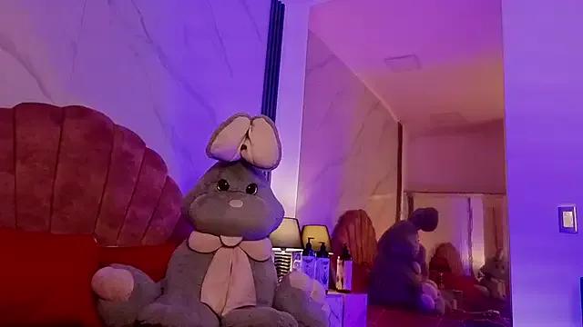 Layla_Cullen — Put ur fingers inside my hot pussy