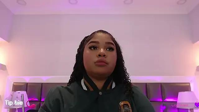 LennaEvans on StripChat 