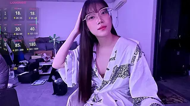 Group Linbaibai on StripChat