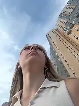 Freechat LoraaDoll on StripChat