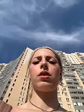 Freechat LoraaDoll on StripChat