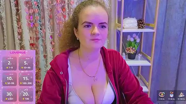 Luisa_Rosee — take off my bra and panties