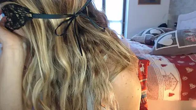 StripChat lulu_italy is Freechat lulu_italy — squirt