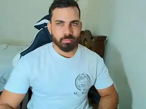 Freechat max_love255 on StripChat