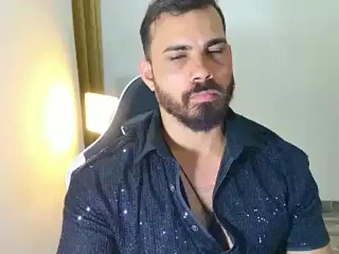 Freechat max_love255 on StripChat