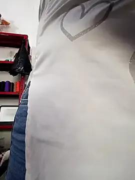 StripChat Mia-Glow is Freechat Mia-Glow — Squirt My boss's forehead